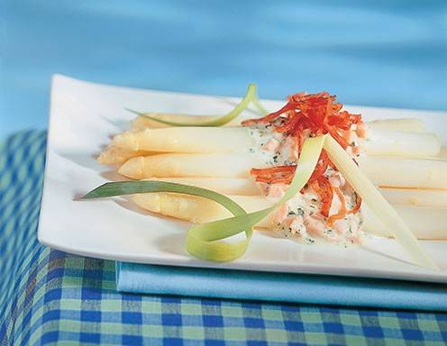Solospargel mit Schinken-Kräuterrahm 