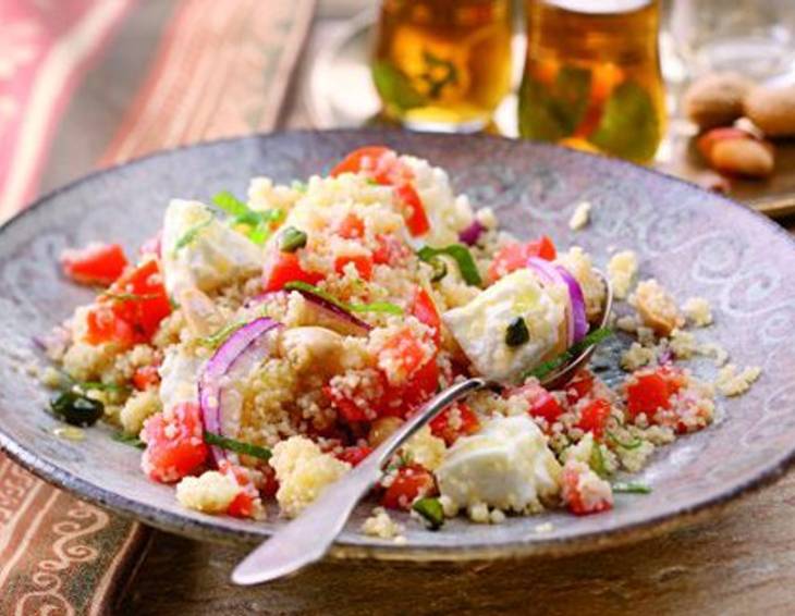 Couscous-Salat mit Schafskäse Couscous-Salat mit Schafskäse