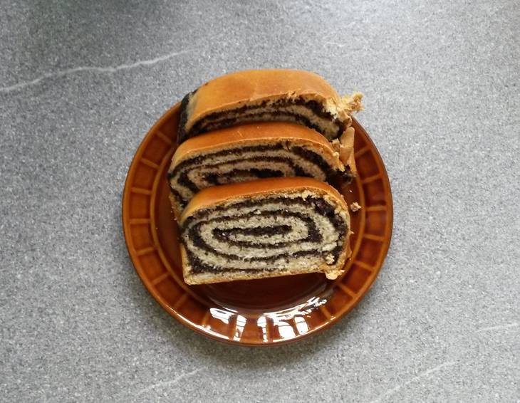 Mohnstrudel aus Germteig Mohnstrudel aus Germteig