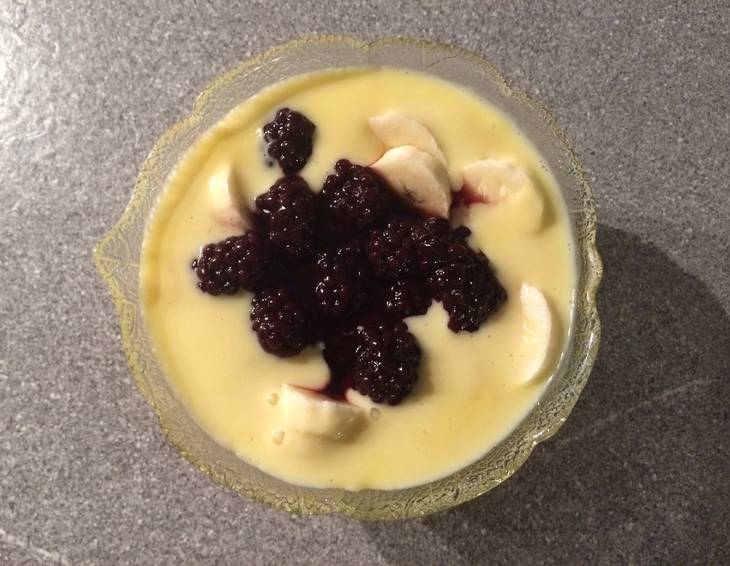 Vanillepudding mit Banane-Brombeer