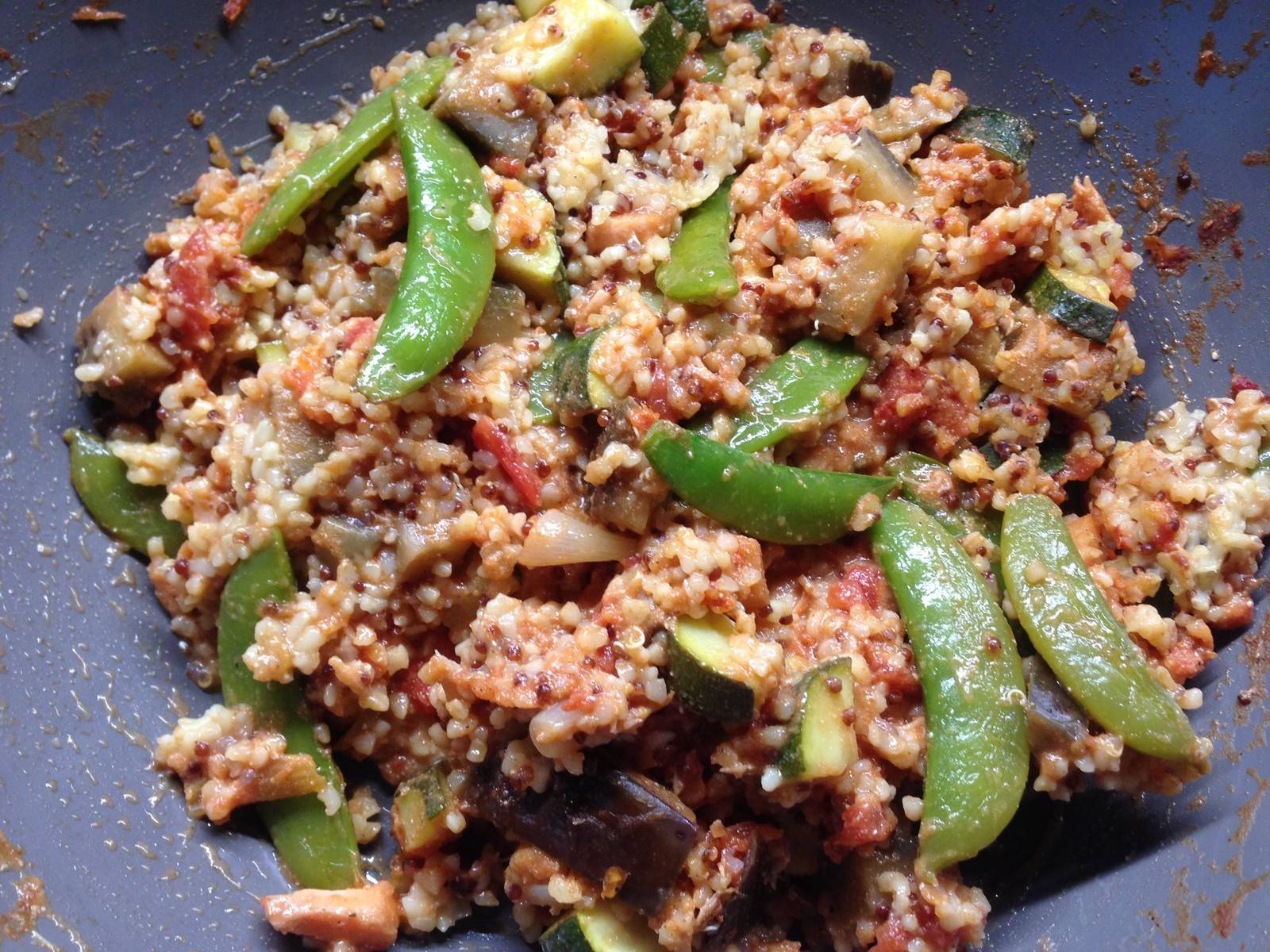 Gemüse-Bulgur-Quinoa-Pfanne