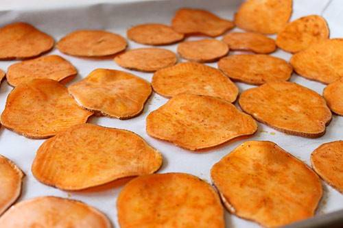 Süßkartoffelchips aus dem Backofen