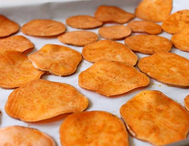 Süßkartoffelchips aus dem Backofen