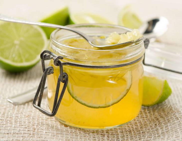 Caipirinha-Gelee mit Limetten Caipirinha-Gelee mit Limetten