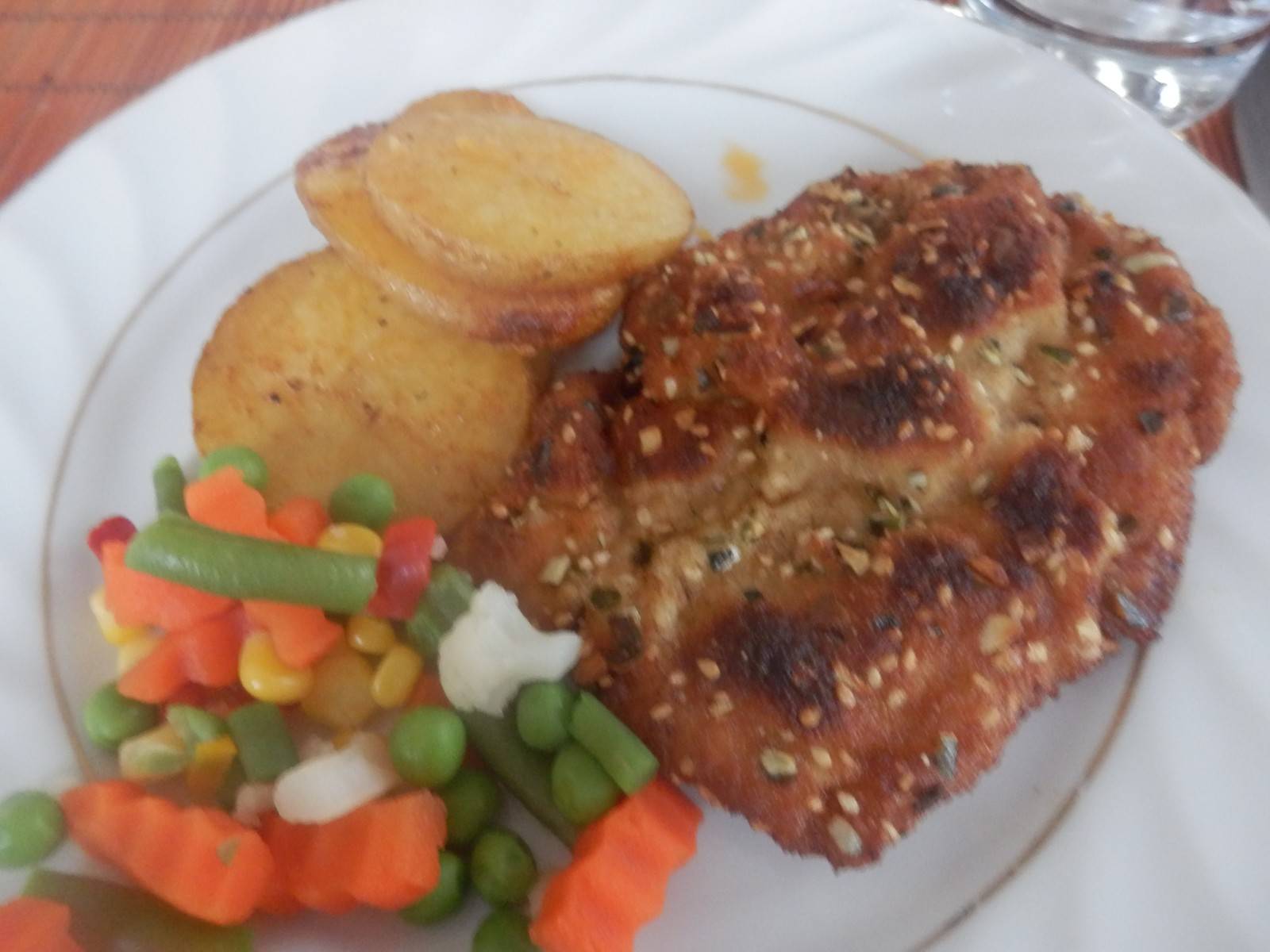 Schnitzel mit Sesam-Kürbiskernpanier