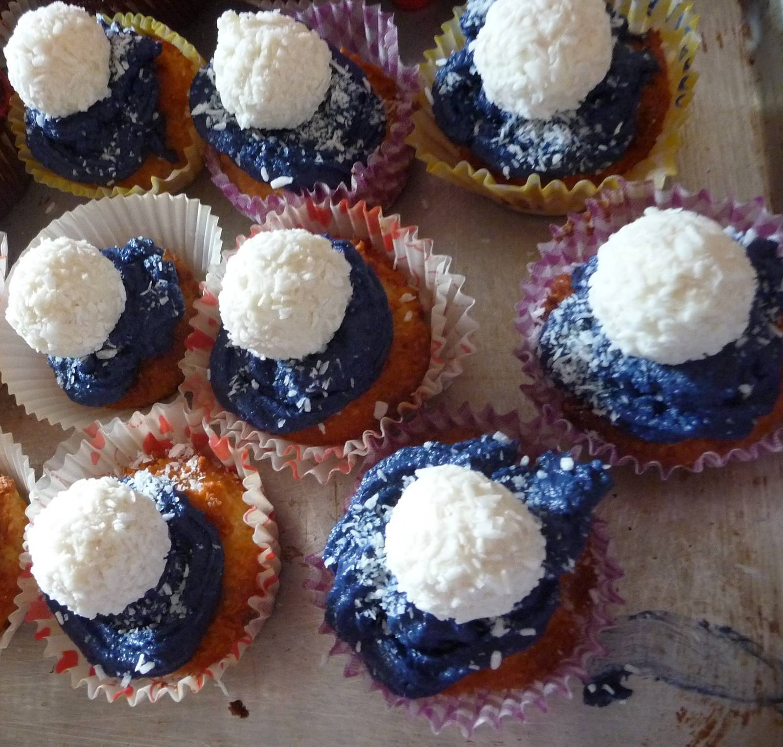 Blaue Kokos-Cupcakes