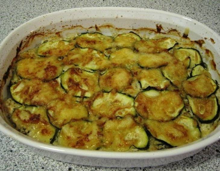 Zucchini-Thunfisch-Auflauf Zucchini-Thunfisch-Auflauf