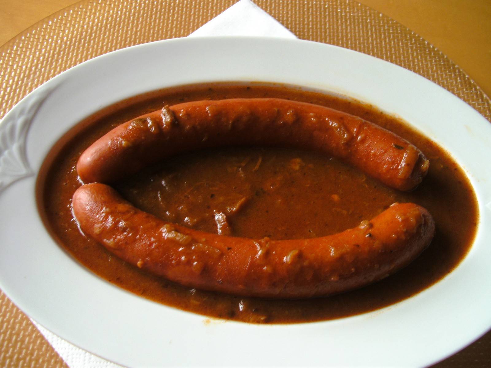 Debreziner in Gulaschsaft Rezept - ichkoche.at Debreziner in Gulaschsaft Rezept - ichkoche.at