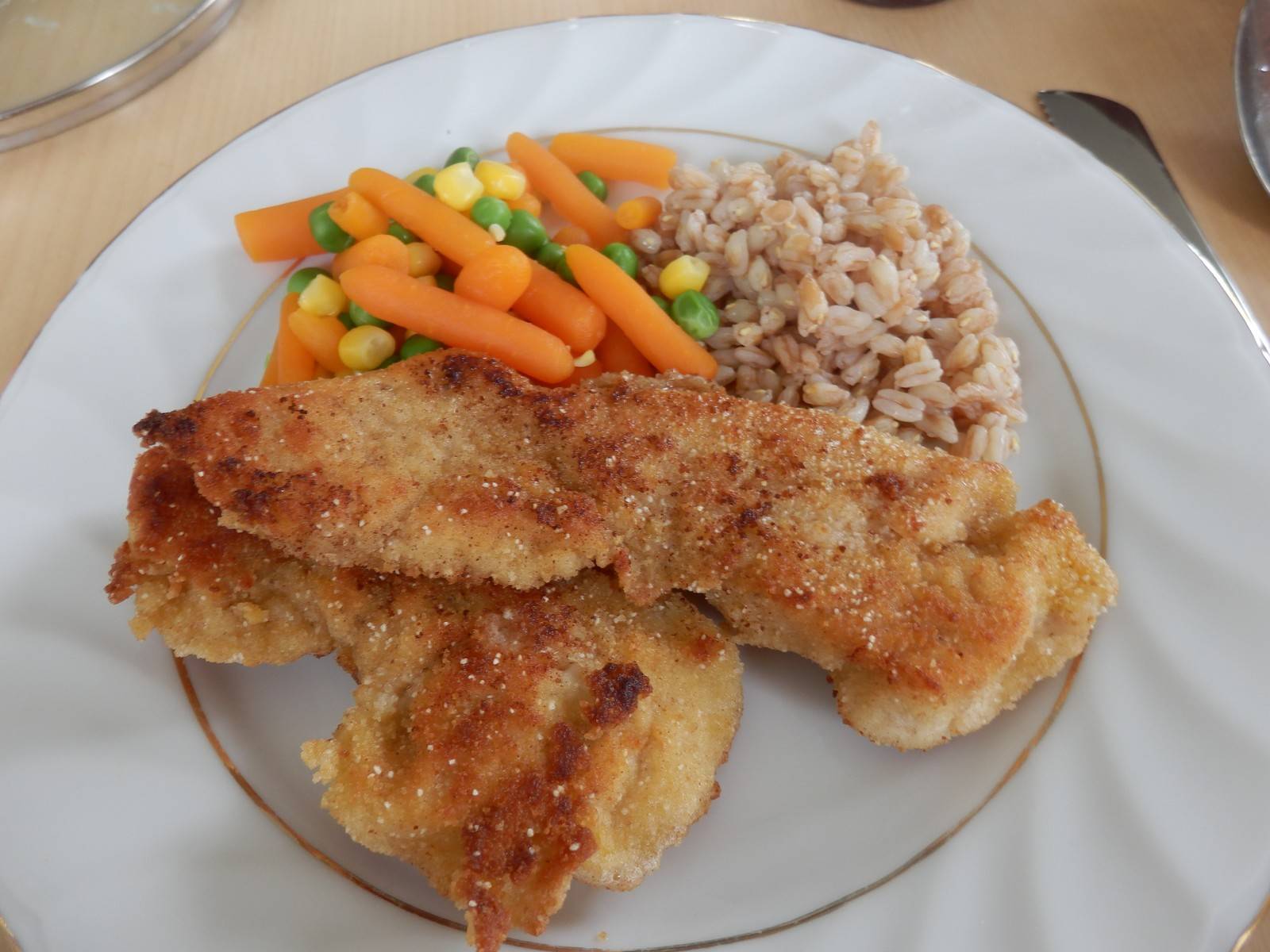 Putenschnitzel mit Dinkelreis und Gemüse