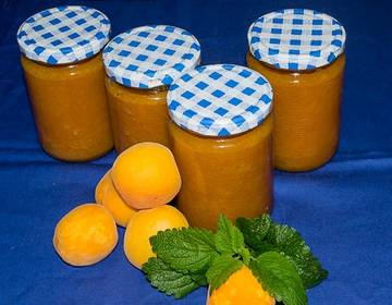 Marillenmarmelade mit Weißwein Marillenmarmelade mit Weißwein