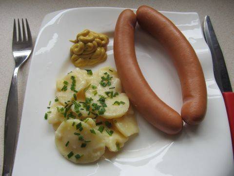 Frankfurter Würstel mit Kartoffelsalat
