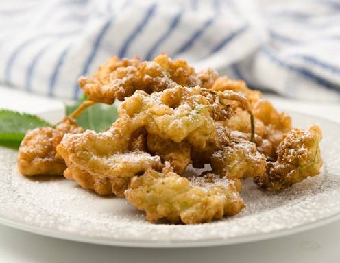Ausgebackene Holunderblüten Rezept - ichkoche.at