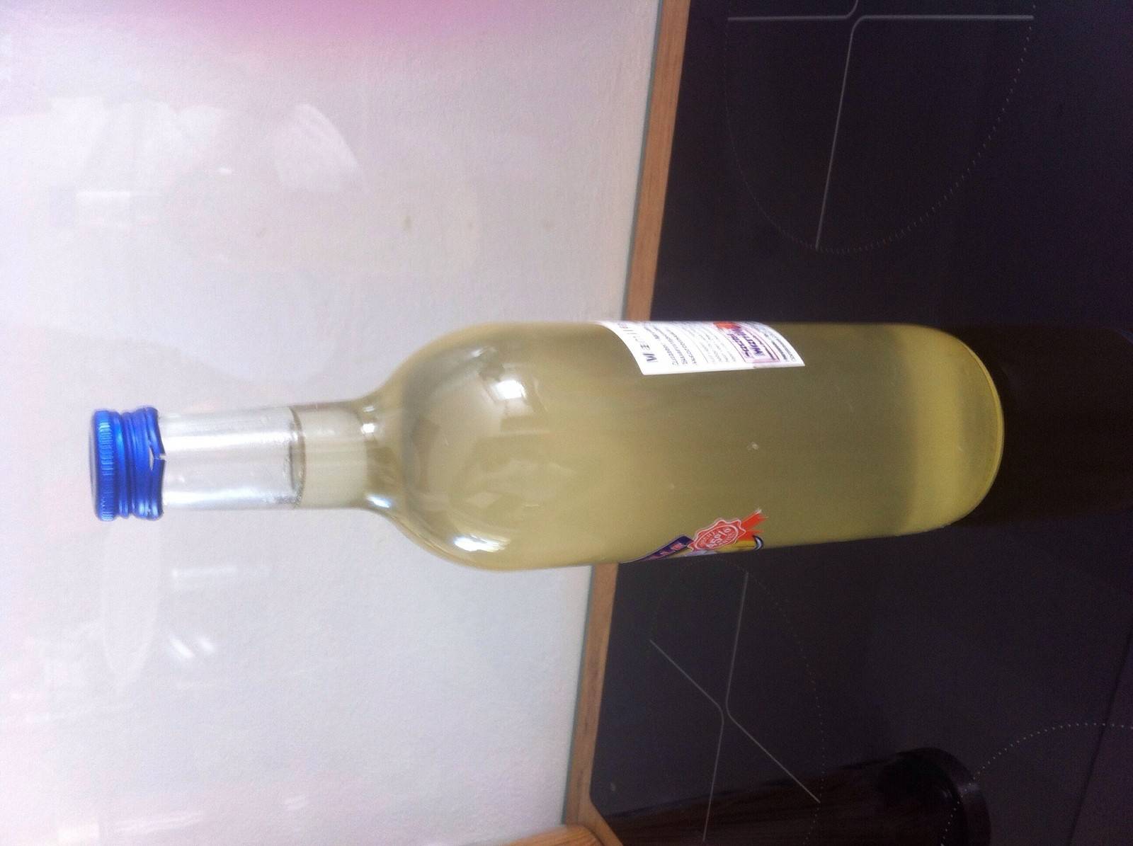 Hollerblütensaft mit Pfirsich