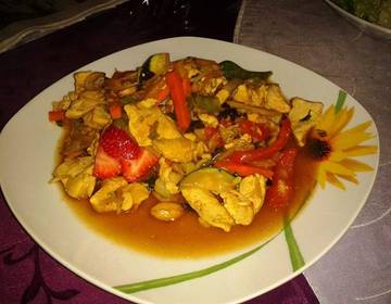 Asiahuhn mit Erdnüssen Asiahuhn mit Erdnüssen