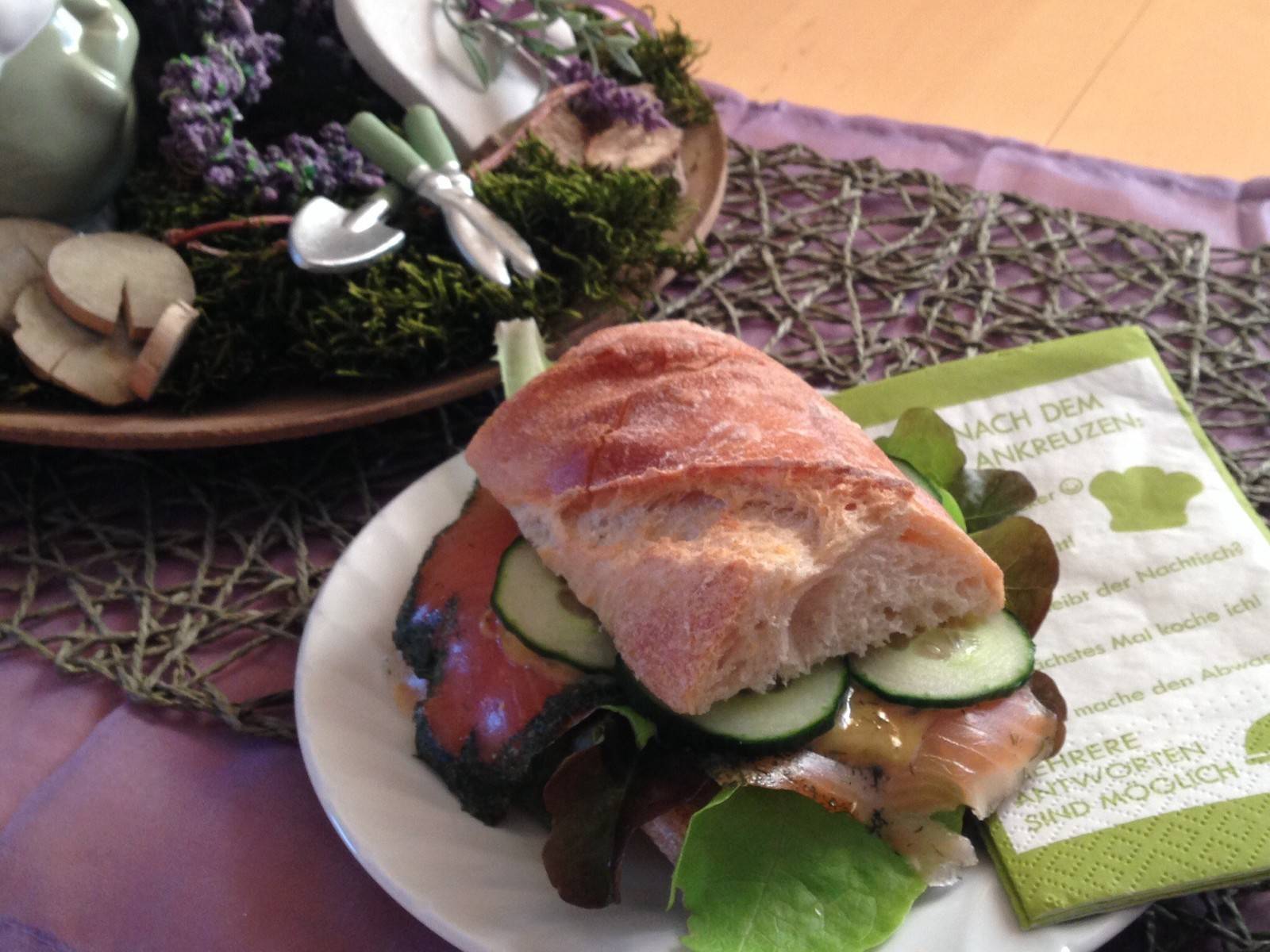 Sandwich mit gebeizter Lachsforelle Rezept - ichkoche.at Sandwich mit gebeizter Lachsforelle Rezept - ichkoche.at