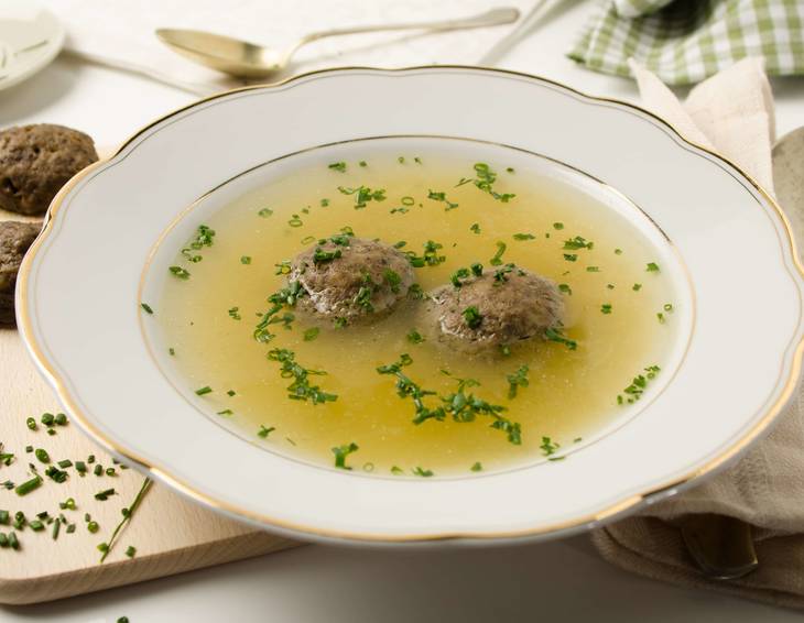 Leberknödelsuppe