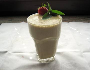 Erdbeer-Kräuter-Smoothie Erdbeer-Kräuter-Smoothie