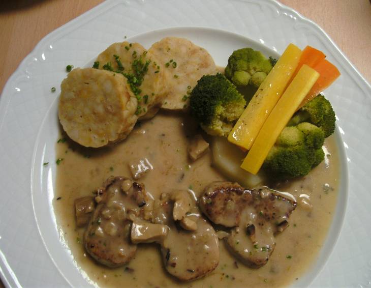 Schweinsfilets auf Steinpilzsauce