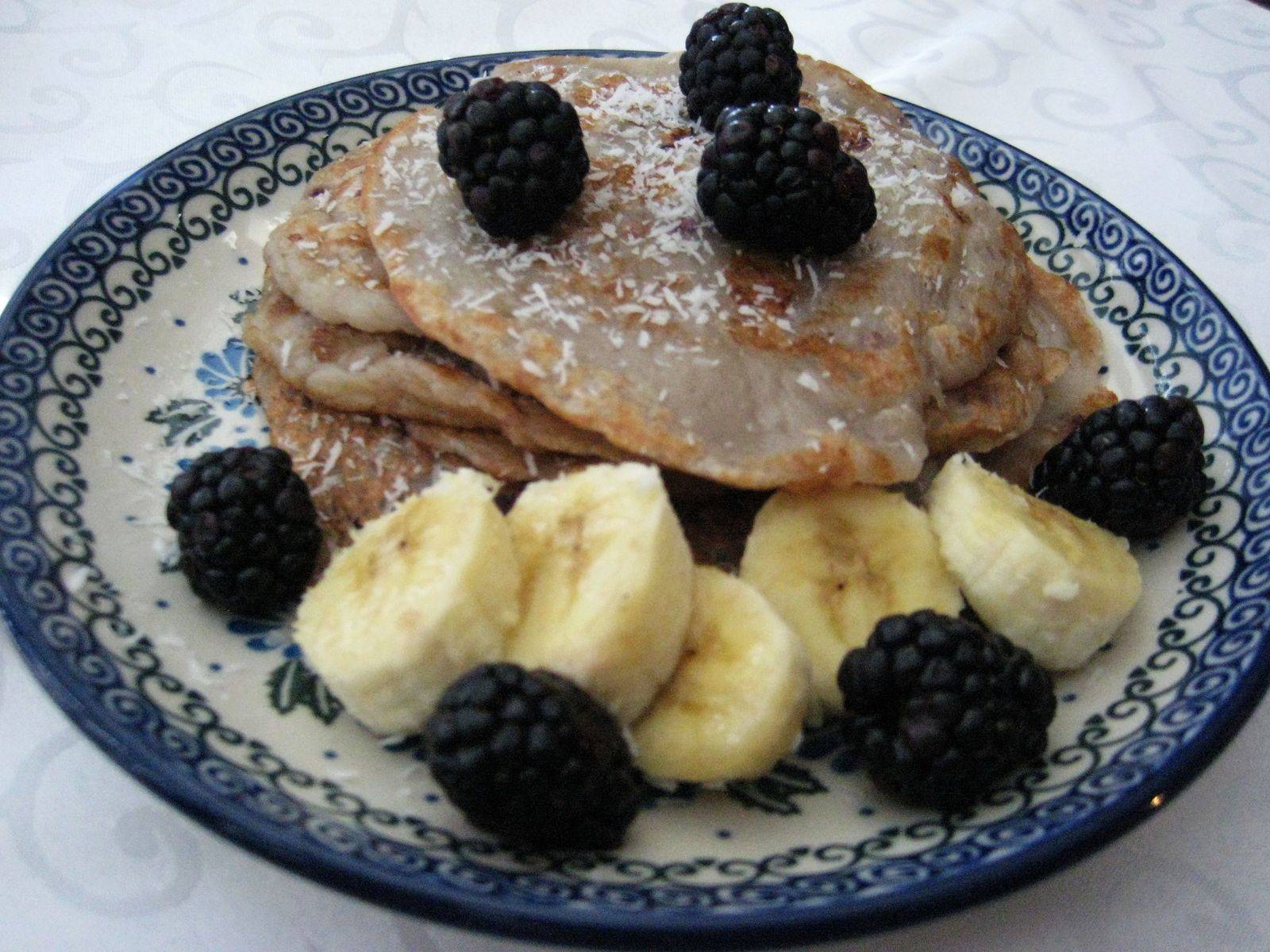 Vegane Bananen-Brombeer Pancakes Rezept - ichkoche.de Vegane Bananen-Brombeer Pancakes Rezept - ichkoche.de