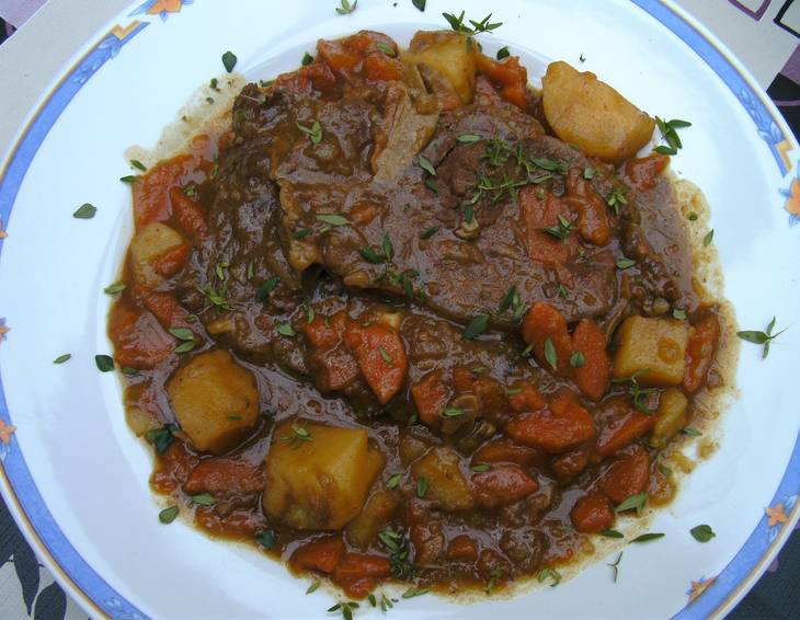 Rostbraten auf Pilz-Gemüse