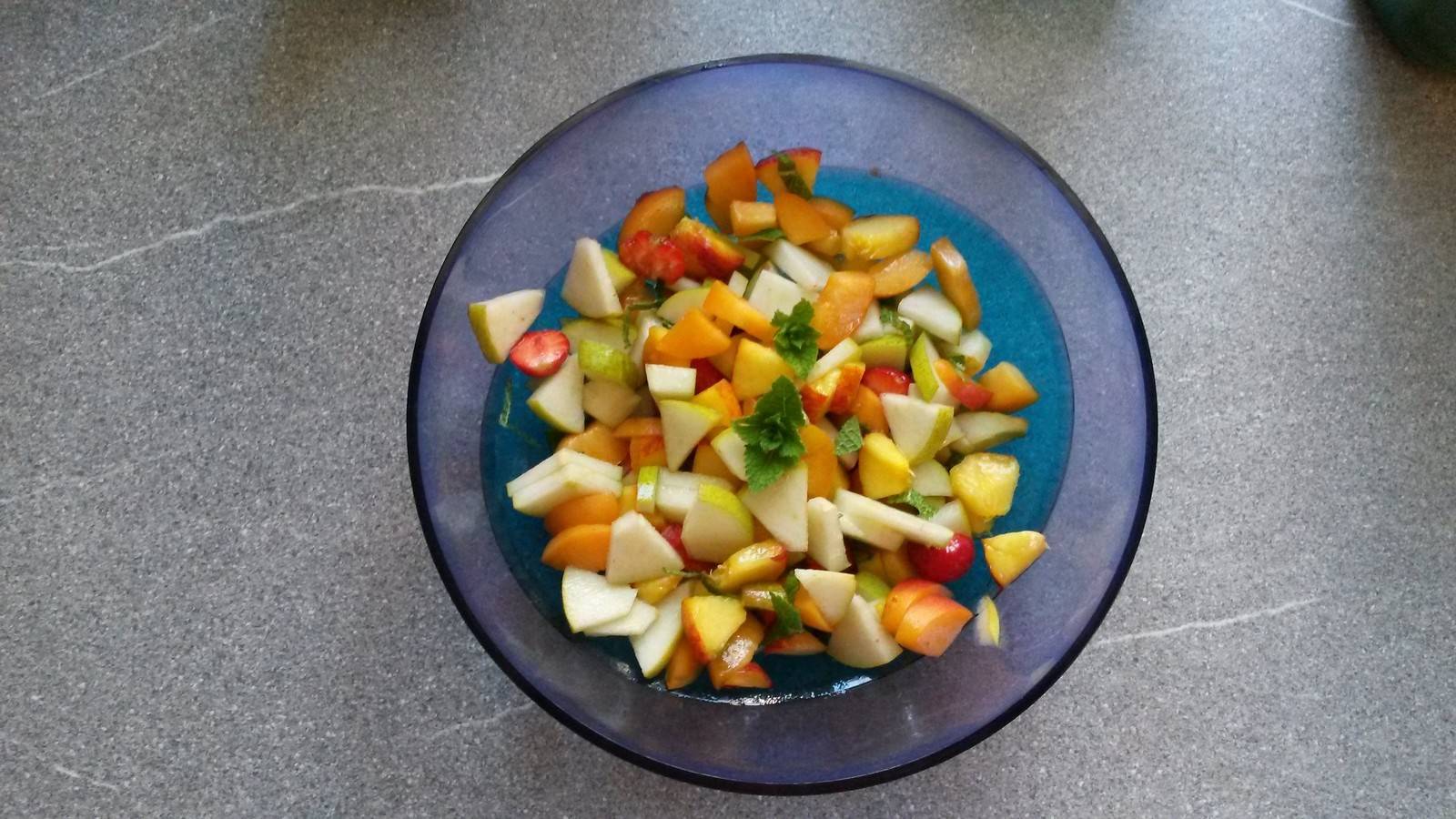 Fruchtsalat mit Minze