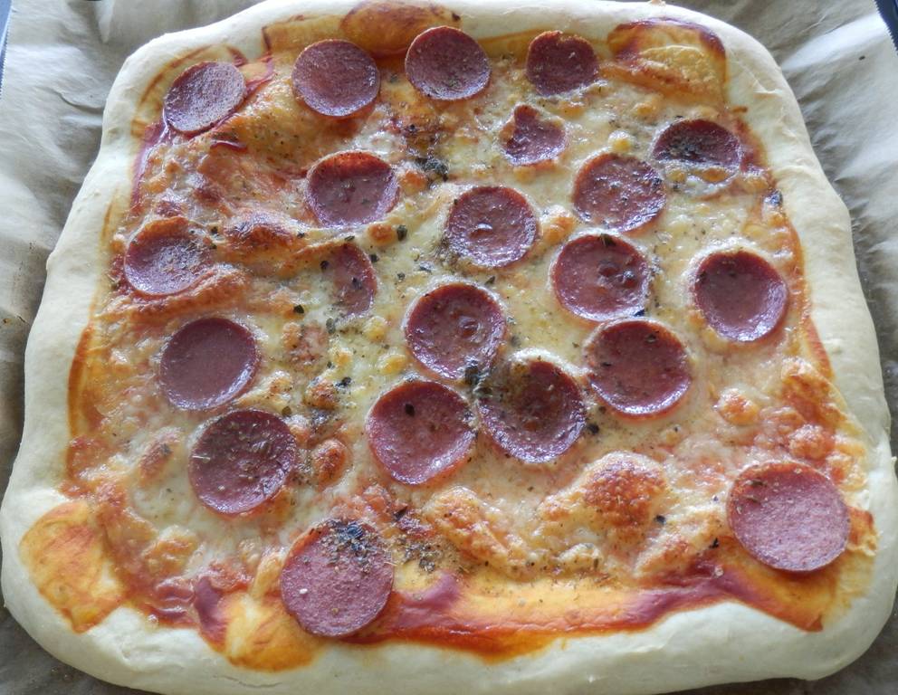 Salami Pizza Salami Pizza