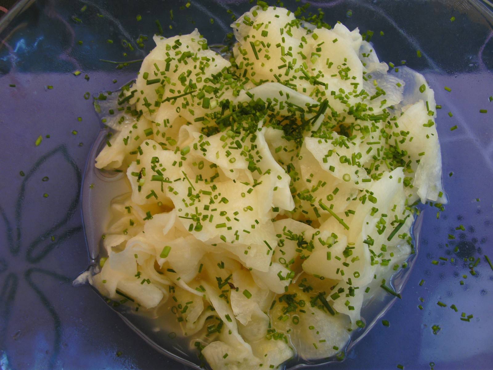 Weißer Rettichsalat mit Schnittlauch Rezept - ichkoche.at