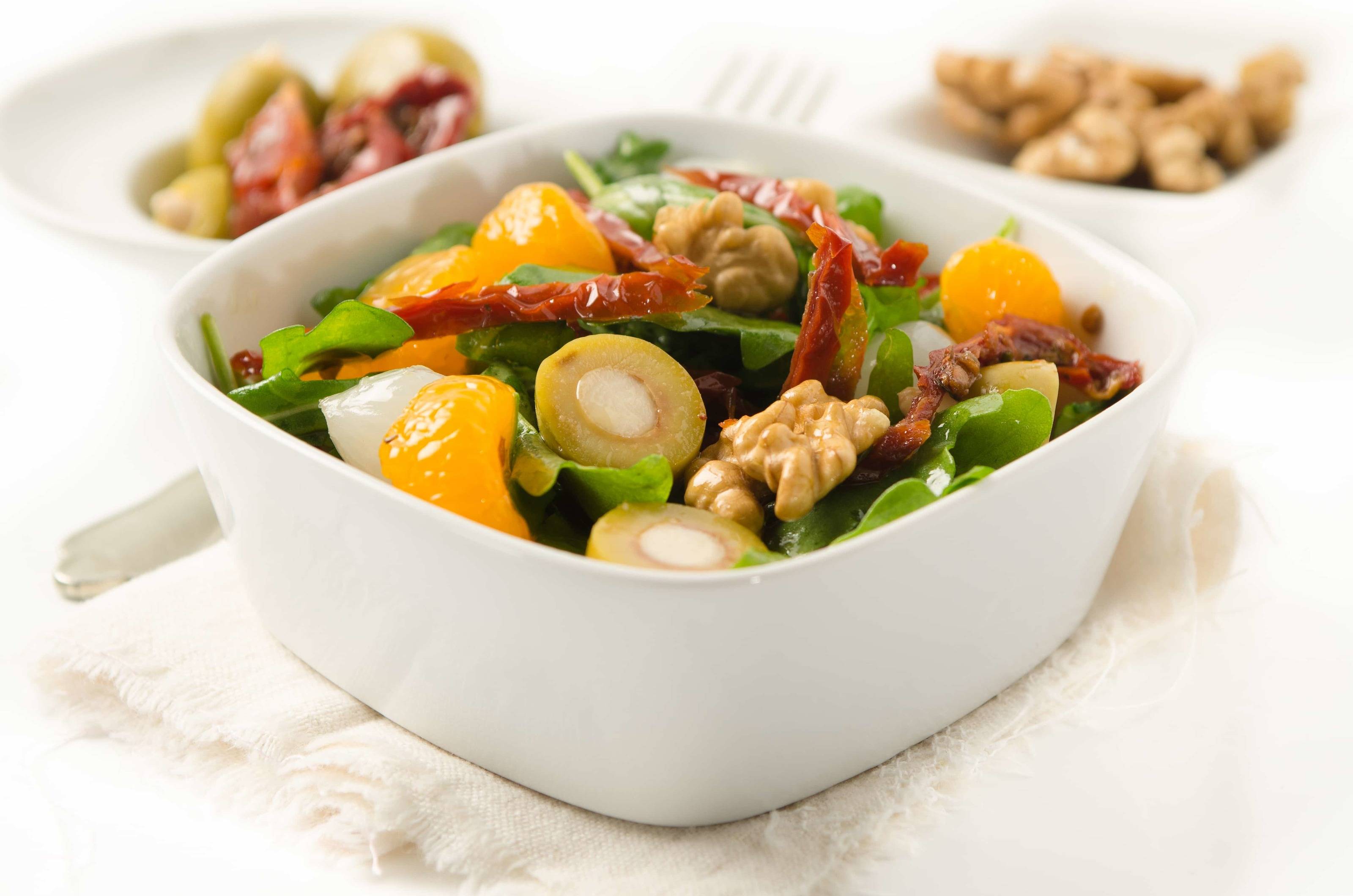 Italienischer Salat mit Walnuss-Apfelessig-Dressing