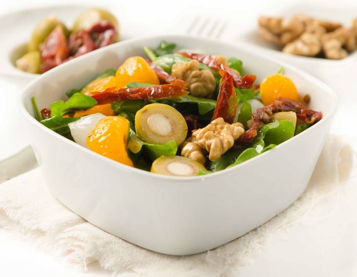 Italienischer Salat mit Walnuss-Apfelessig-Dressing