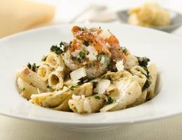 Nudeln mit Artischocken und Garnelen Nudeln mit Artischocken und Garnelen