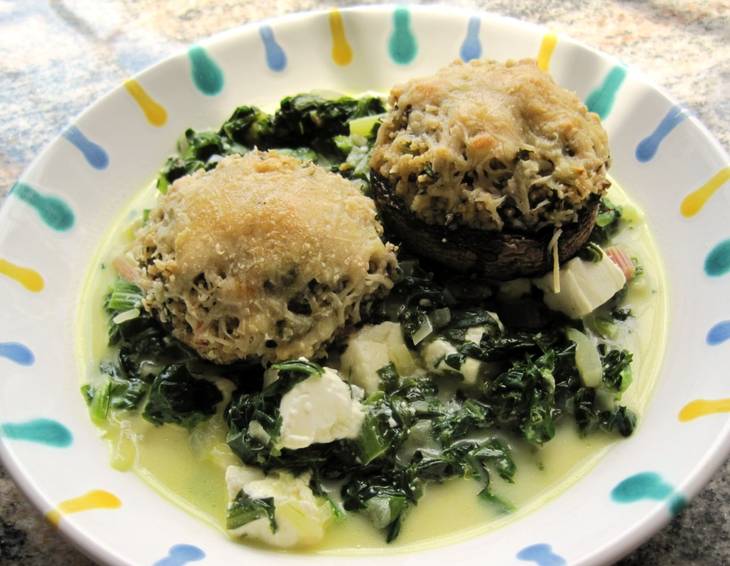 Gefüllte Champignons mit Mangold-Pak Choi-Gemüse