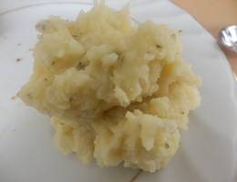 Kartoffelpüree mit Kräuterbutter
