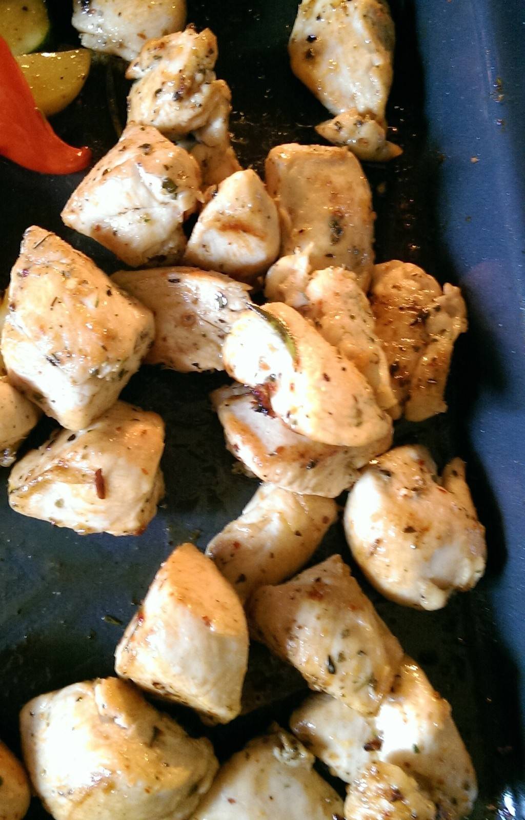 Gebratene Kräuterhühnerwürfel Rezept - ichkoche.ch Gebratene Kräuterhühnerwürfel Rezept - ichkoche.ch