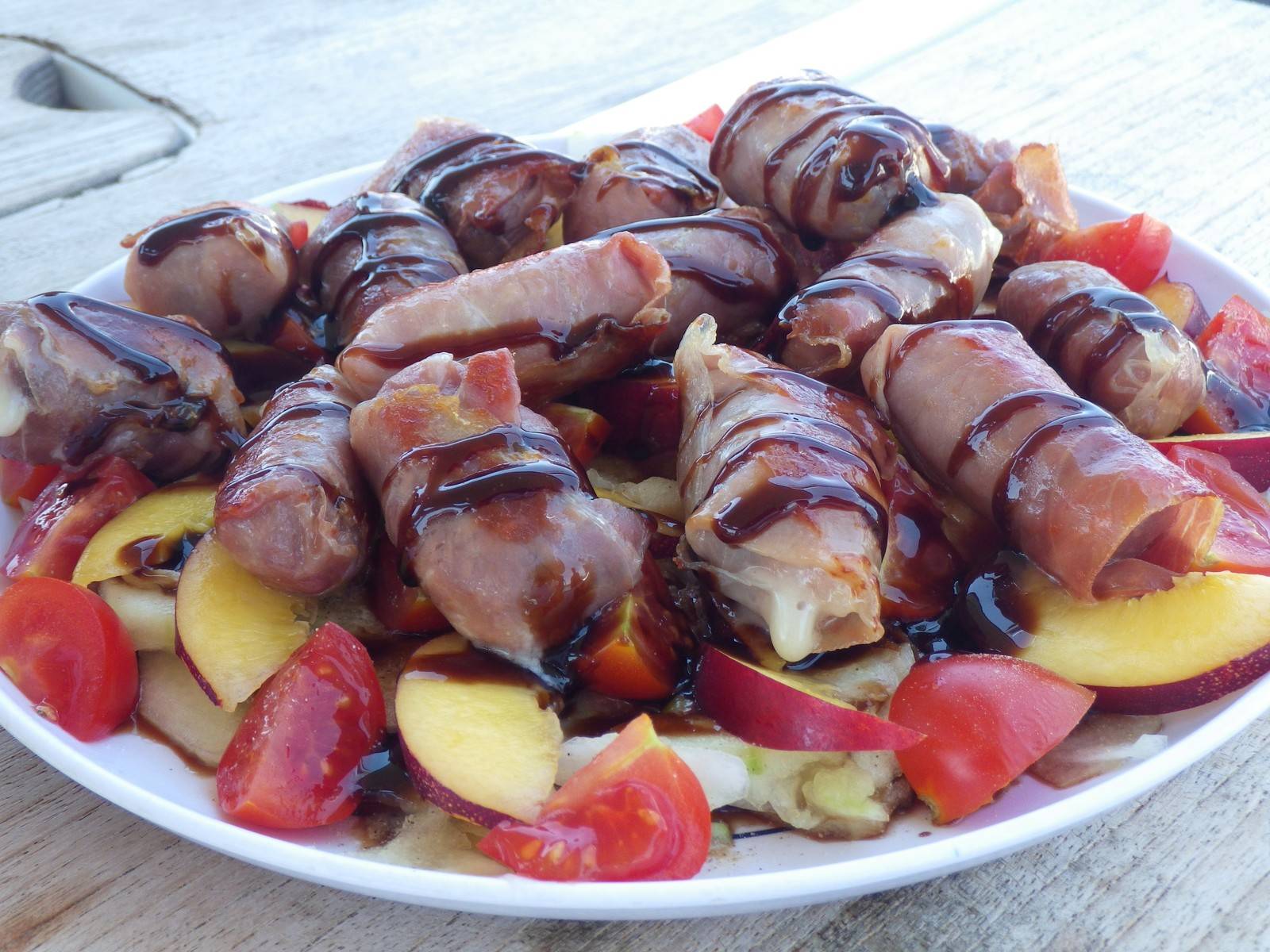 Gefüllte Datteln im Prosciuttomantel Rezept - ichkoche.ch Gefüllte Datteln im Prosciuttomantel Rezept - ichkoche.ch