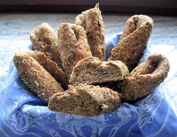 Kernöl-Chiasamen-Weckerl Kernöl-Chiasamen-Weckerl
