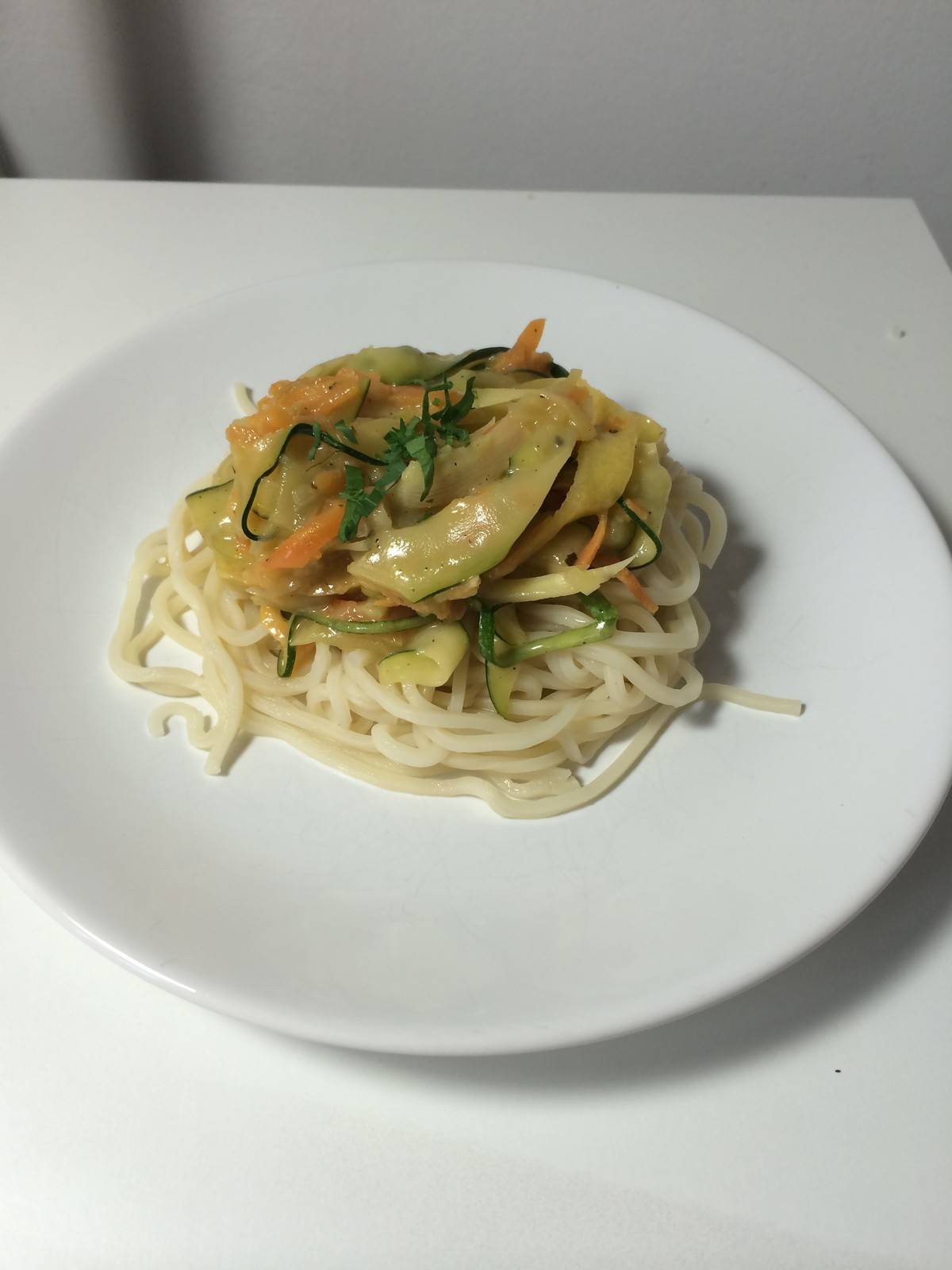 Gemüsenudeln mit Spaghetti Rezept - ichkoche.at