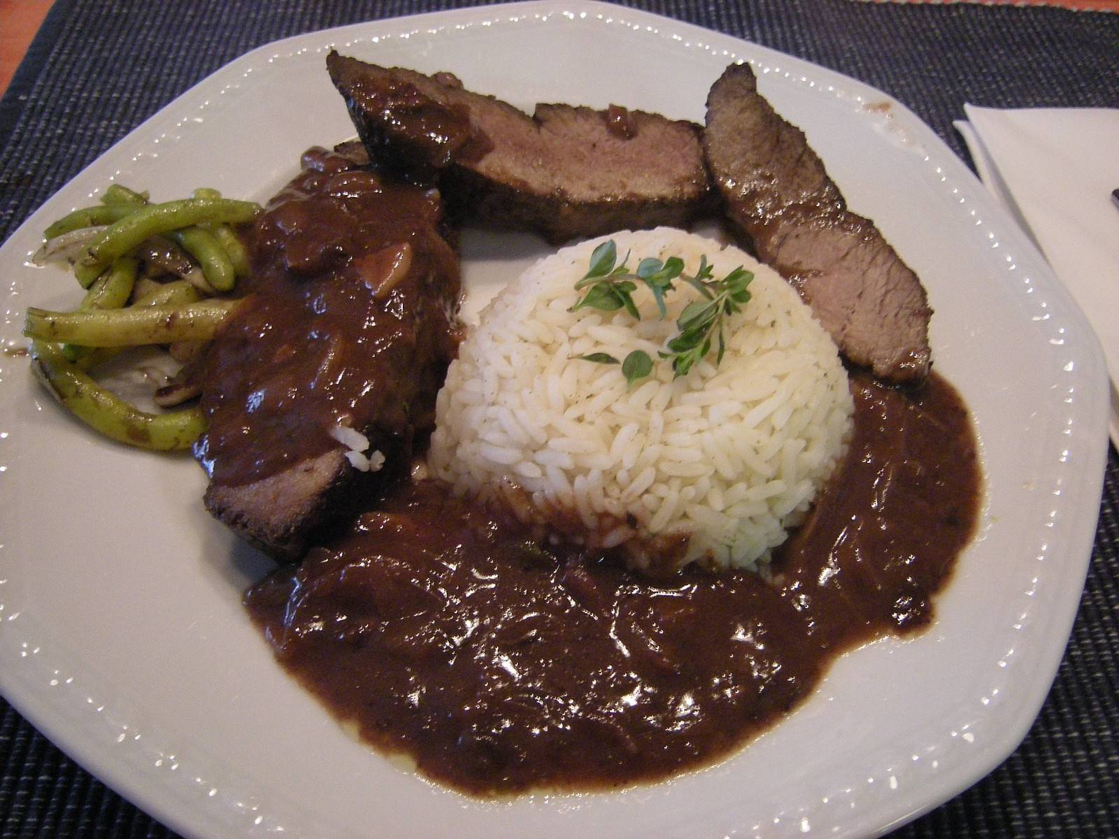 Rindfleisch in Kaffee geschmort