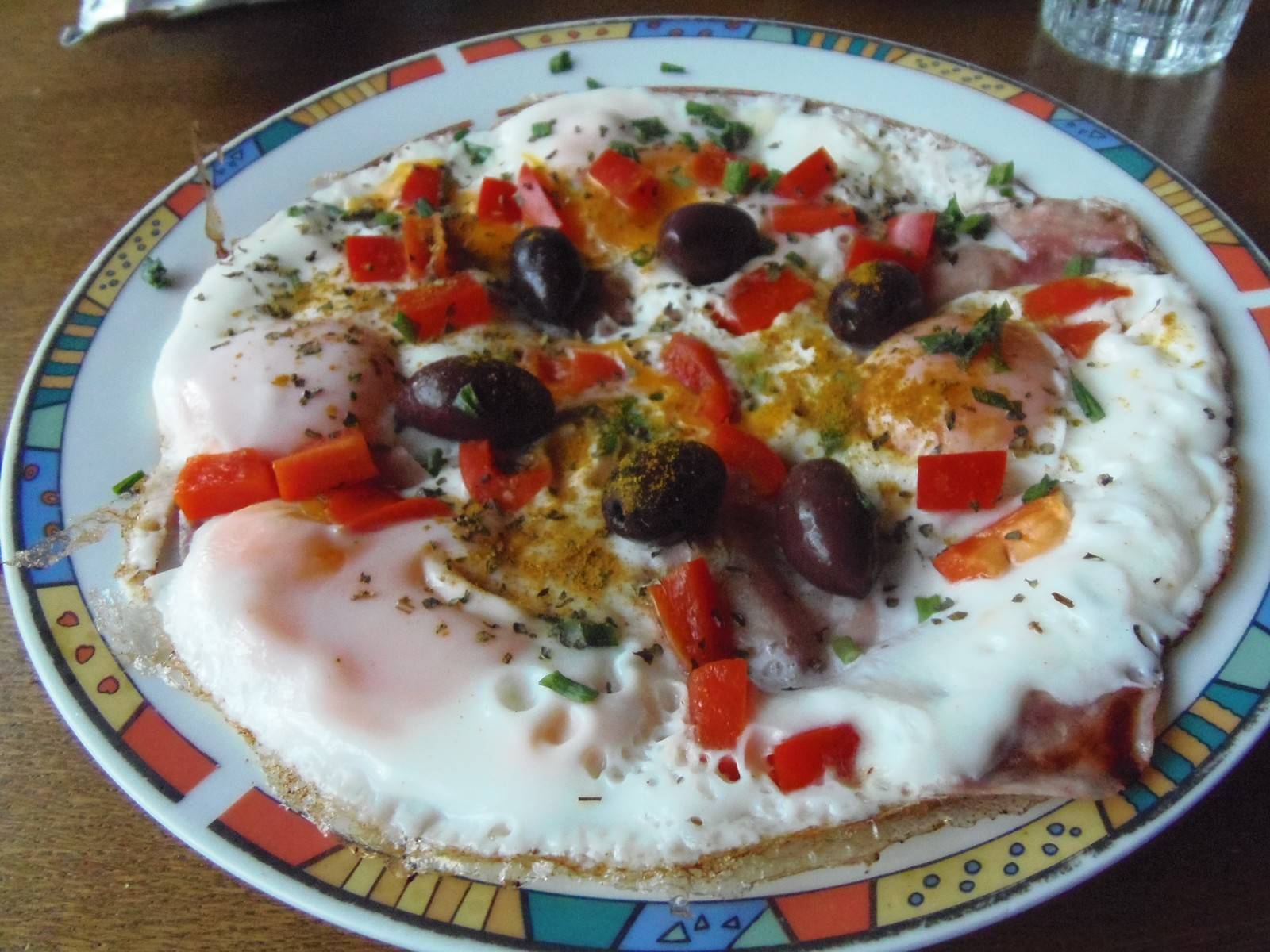 Ham and Eggs mit Oliven