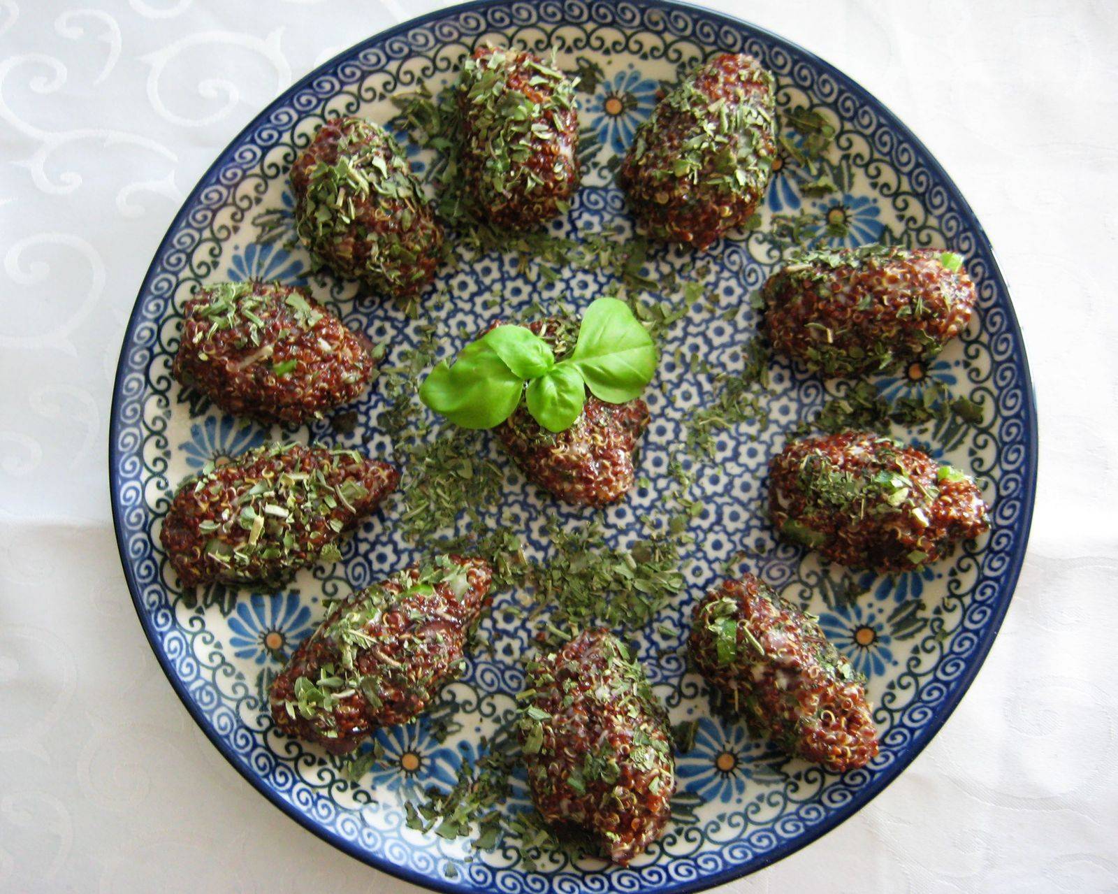 Rote Quinoa-Emmentaler-Nockerl