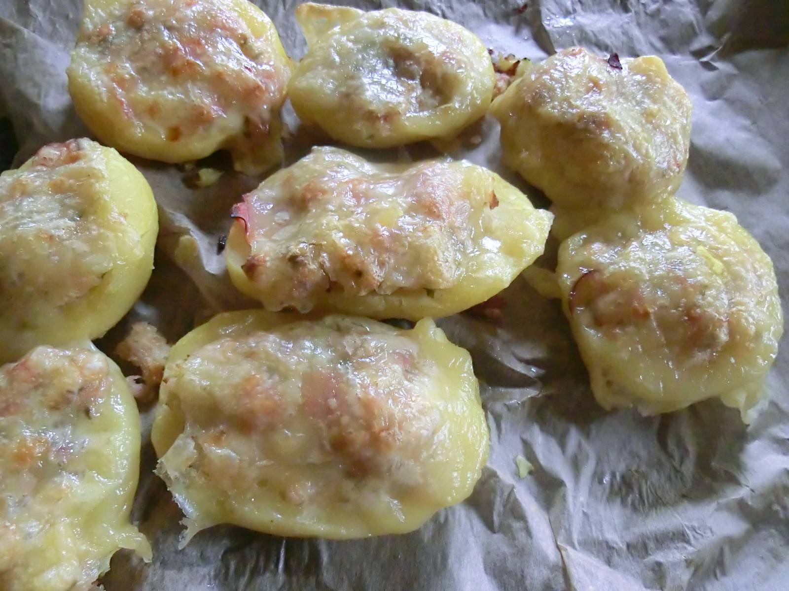 Gefüllte Kartoffeln mit Kräutersauce
