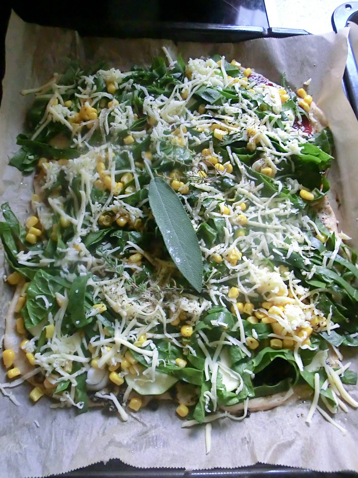 Grüne Gemüsepizza