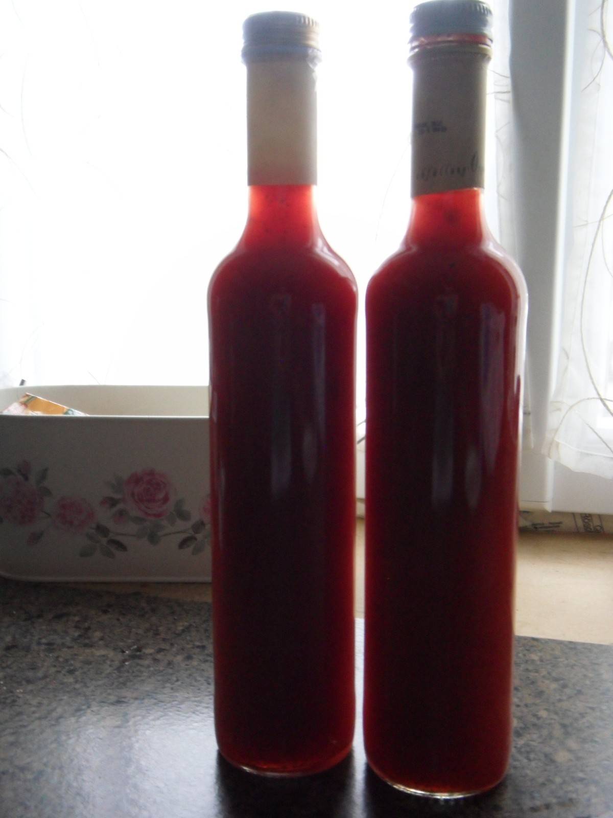 Erdbeerlikör Rezept - ichkoche.de Erdbeerlikör Rezept - ichkoche.de