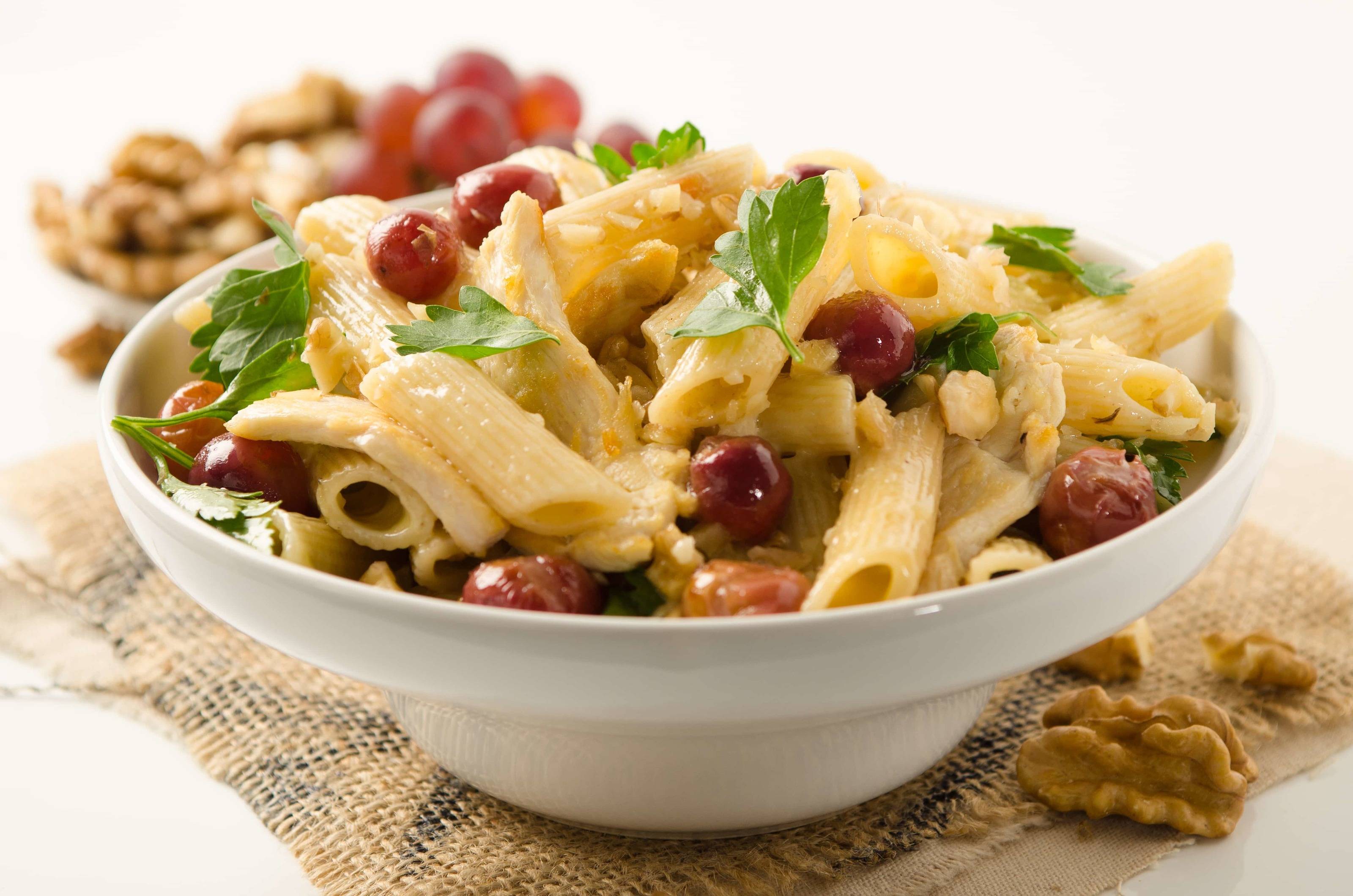 Dinkel-Penne mit Weintrauben und Hendlstreifen Rezept - ichkoche.de