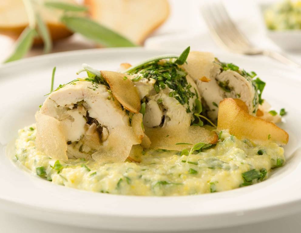 Landhendlbrust mit Birnen-Rosmarin Käse-Fülle Landhendlbrust mit Birnen-Rosmarin Käse-Fülle