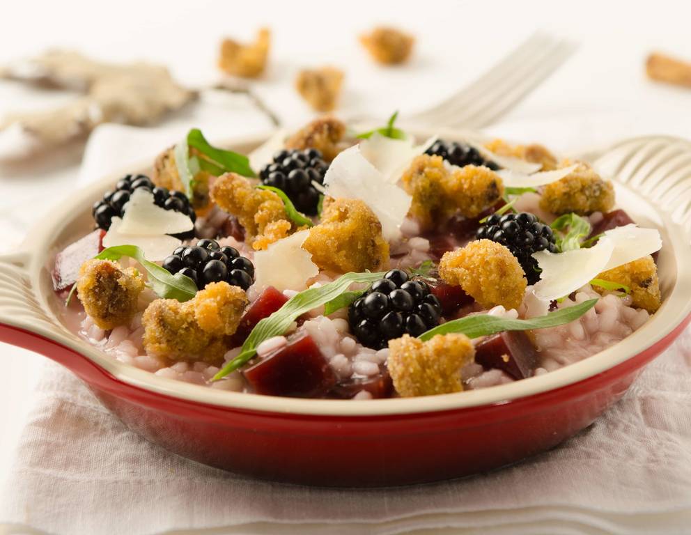 Rote-Rüben-Risotto mit Brombeeren und Schwammerln Rote-Rüben-Risotto mit Brombeeren und Schwammerln