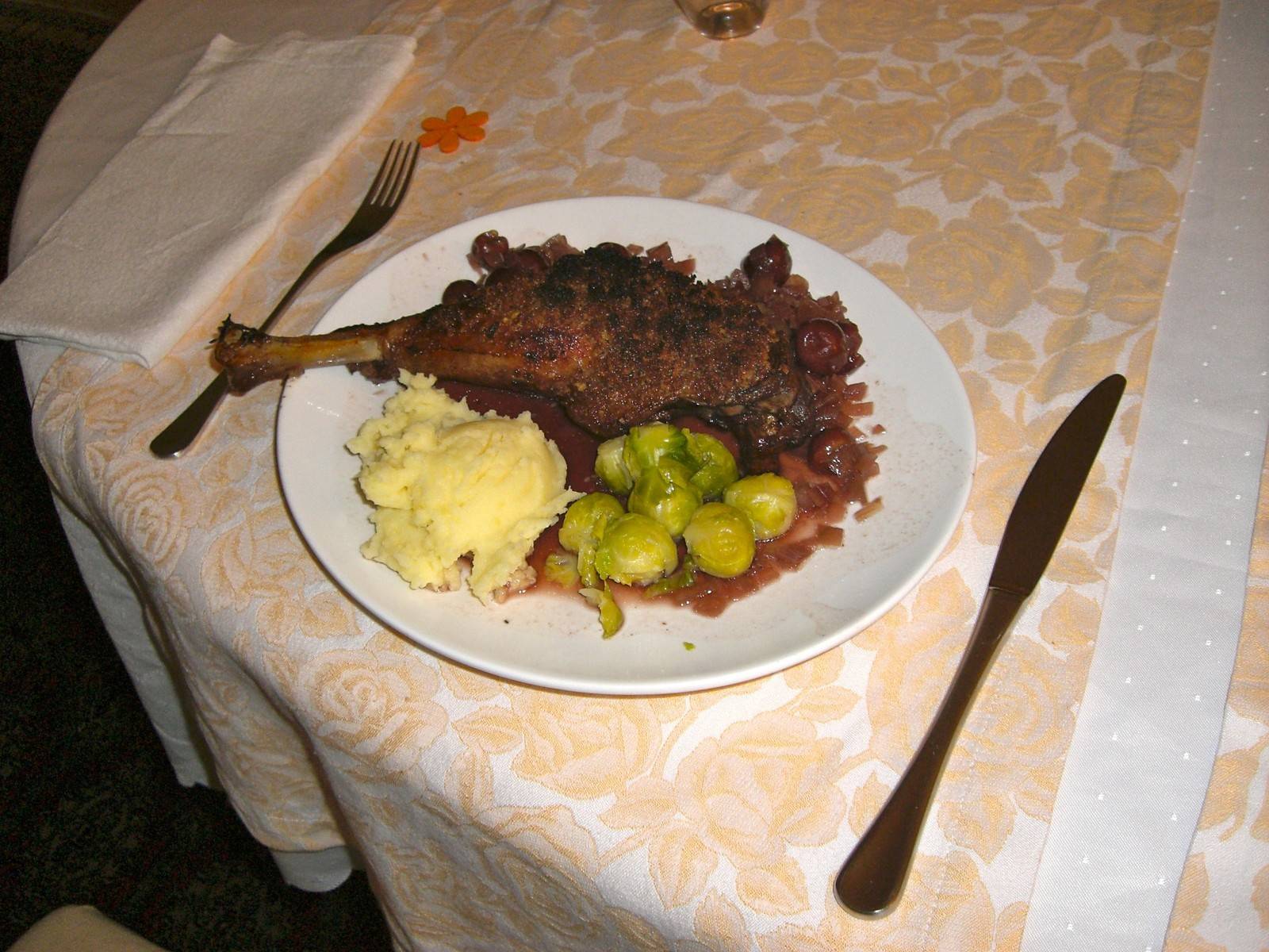 Knusprig gebratene Gänsekeulen