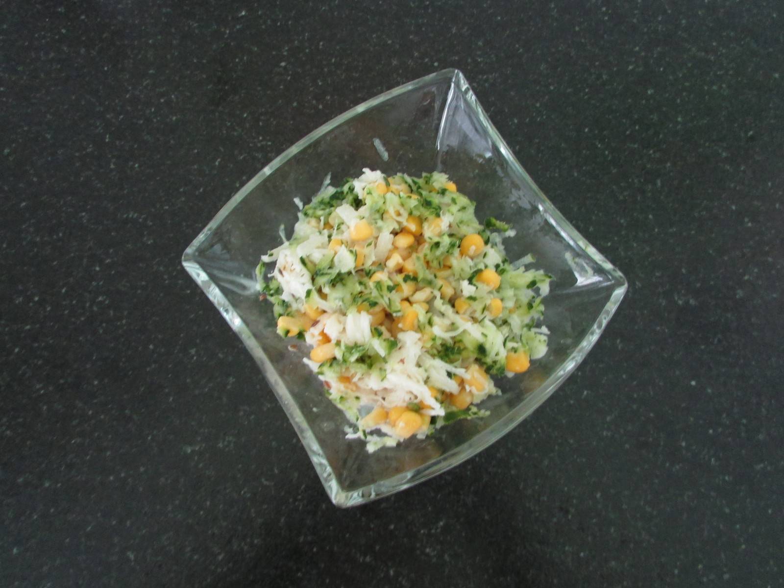 Rettichsalat mit Gurken und Mais Rezept - ichkoche.de Rettichsalat mit Gurken und Mais Rezept - ichkoche.de