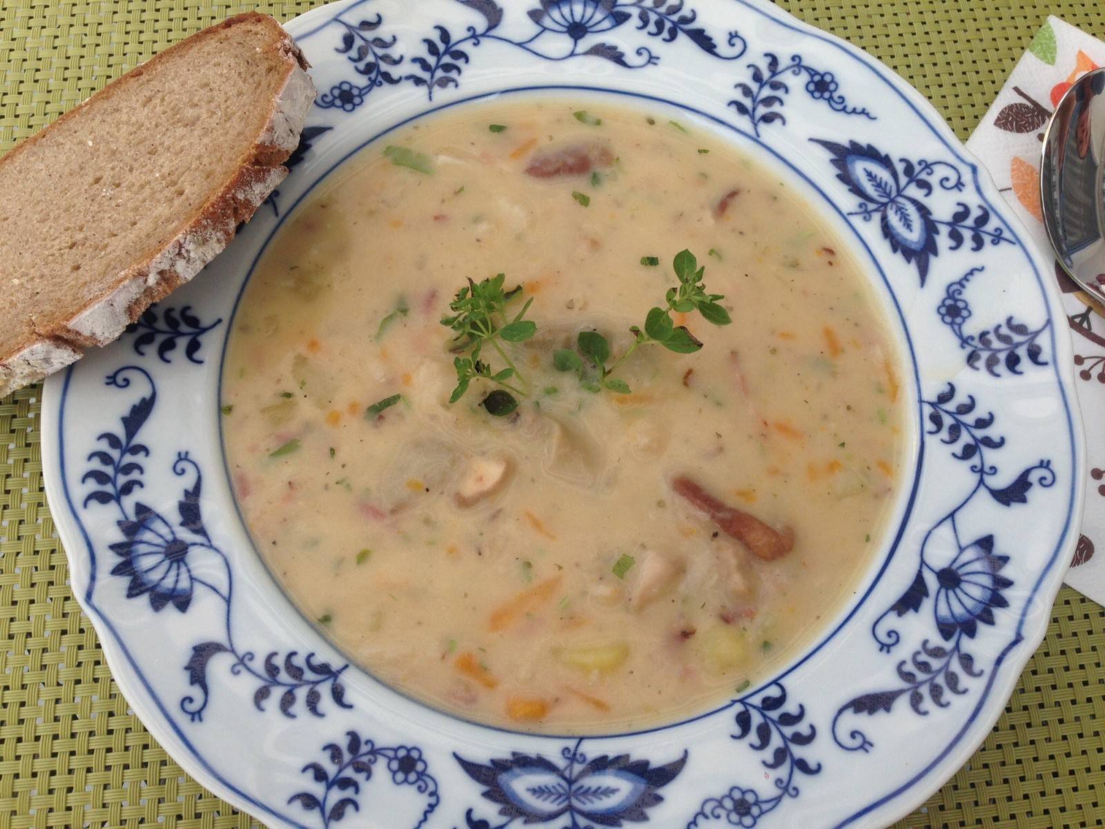 Steinpilzsuppe mit Speck und Erdäpfeln Rezept - ichkoche.at Steinpilzsuppe mit Speck und Erdäpfeln Rezept - ichkoche.at