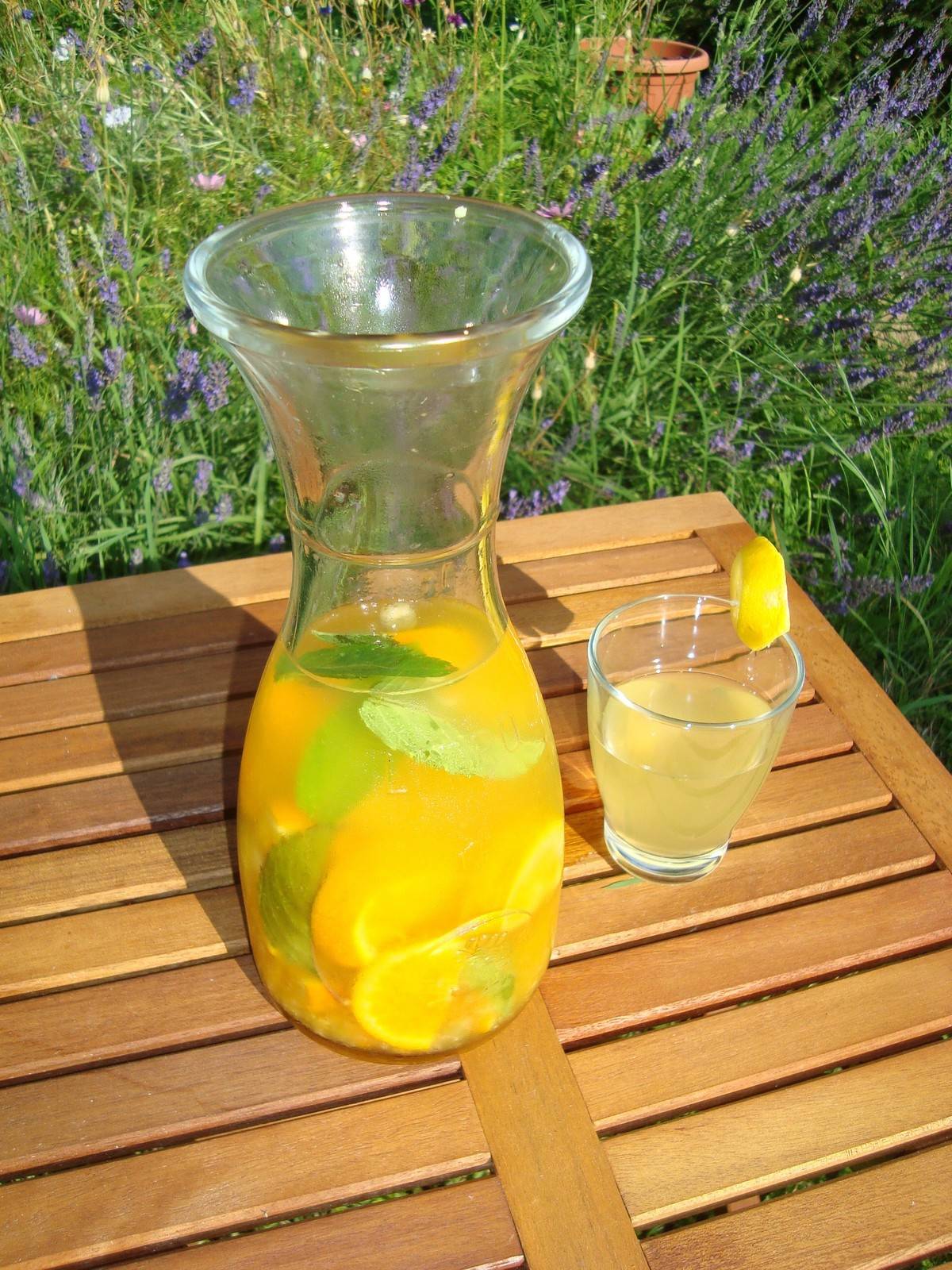 Kühlender Sommerdrink