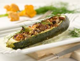 Zucchini mit Schwammerl-Zwiebel-Füllung Zucchini mit Schwammerl-Zwiebel-Füllung